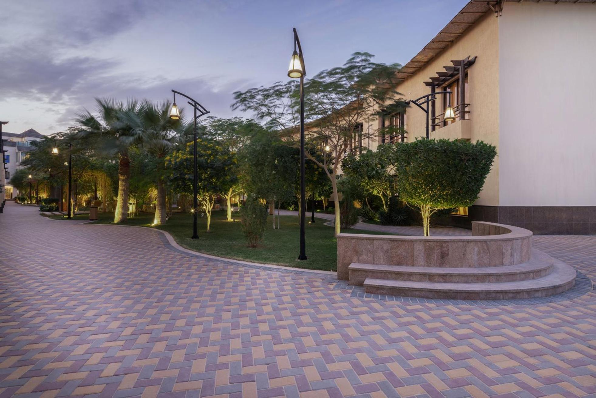 Braira Al Azizya Hotel & Resort Khobar Bagian luar foto