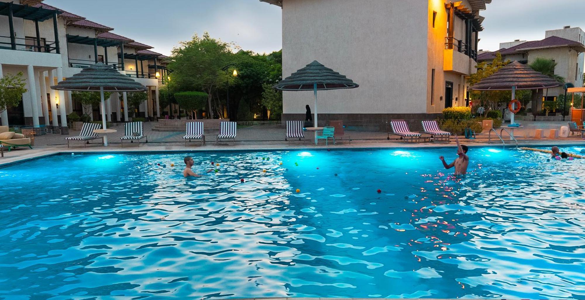 Braira Al Azizya Hotel & Resort Khobar Bagian luar foto